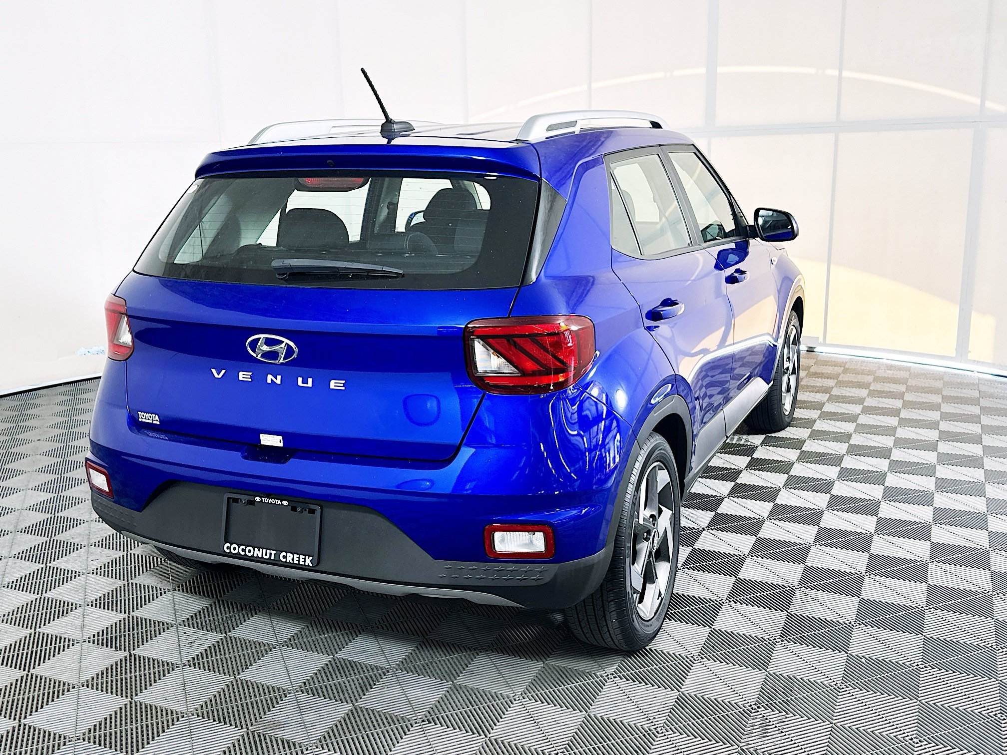 Used 2025 Intense Blue Hyundai SEL image 3