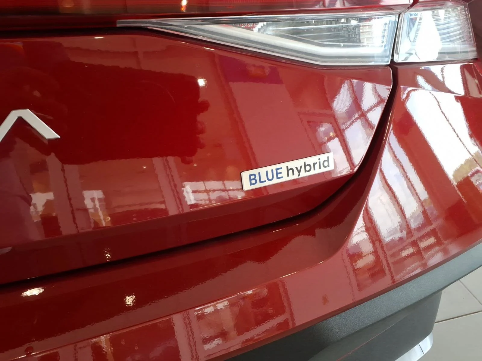 Used 2025 Ultimate Red Hyundai Blue image 17