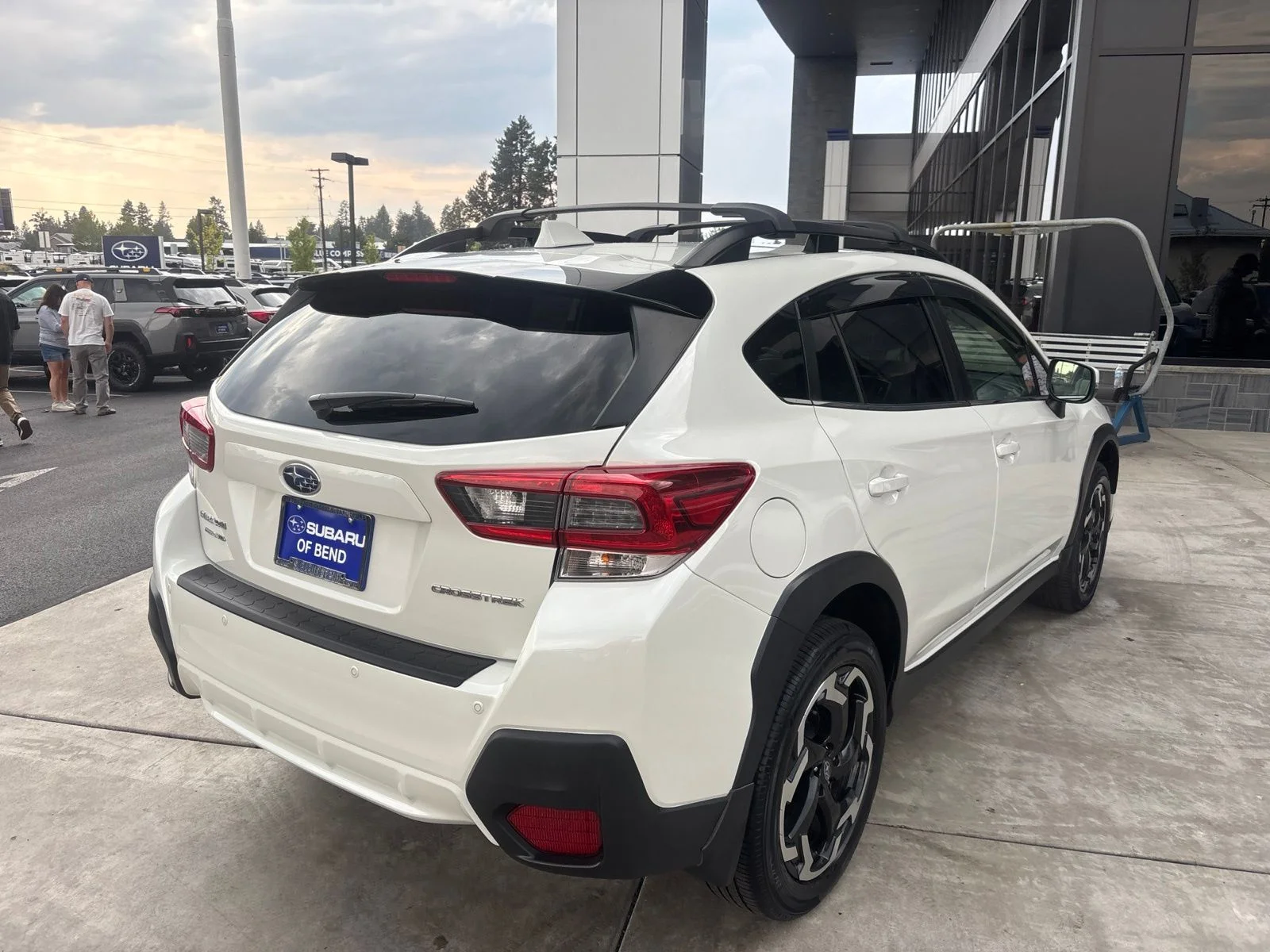 Used 2021 Crystal White Pearl Subaru Limited image 5
