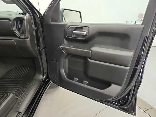 Used 2022 Black Chevrolet Custom image 37