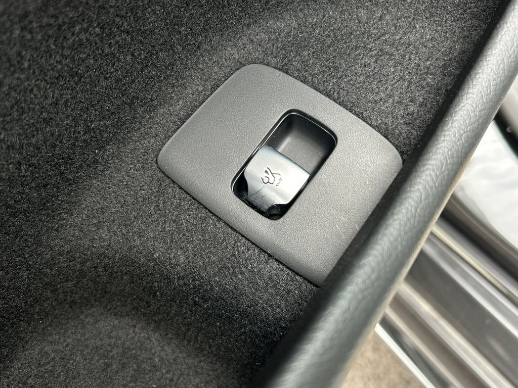 New 2026 Graphite Grey Metallic Mercedes-Benz E 450 image 13