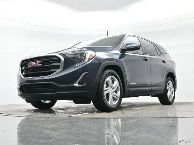 Used 2018 BLUE STEEL METALLIC GMC SLE image 25