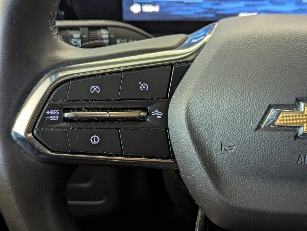 Used 2025 Gray Chevrolet Premier image 22