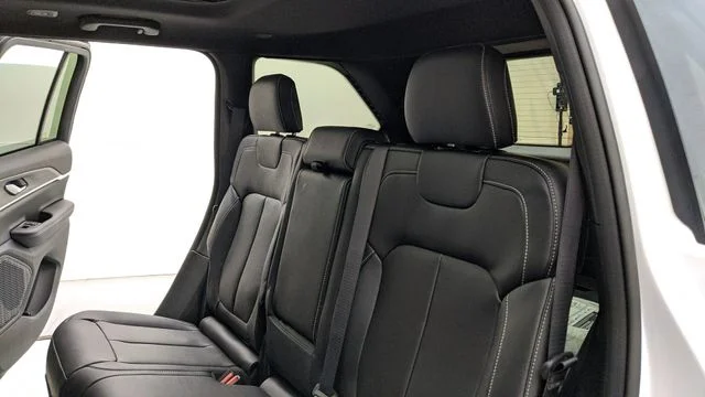 Used 2024 White Jeep Limited image 25