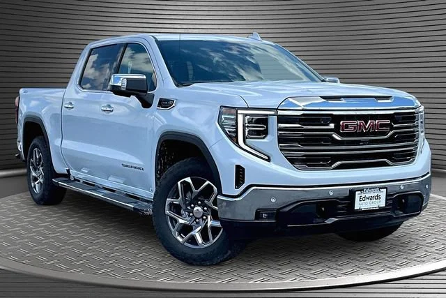 New 2026 Glacier White Tricoat GMC SLT image 2