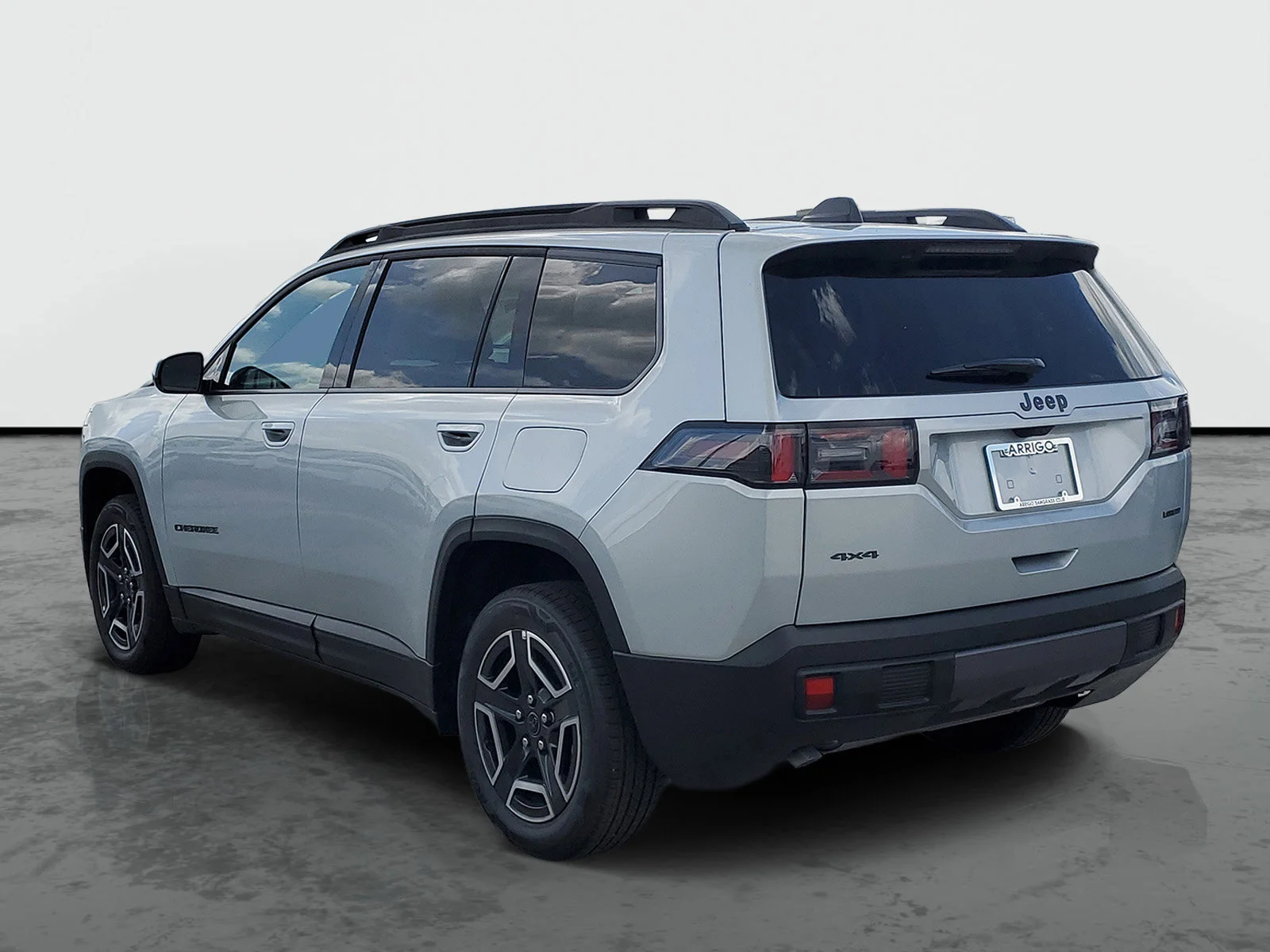 New 2026 Silver Zynith Clear-Coat Exterior Paint Jeep Laredo image 2
