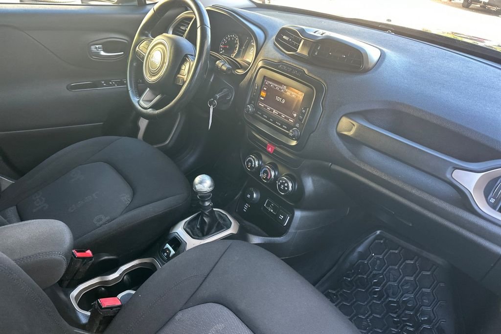 Used 2016 Black Jeep Latitude image 17