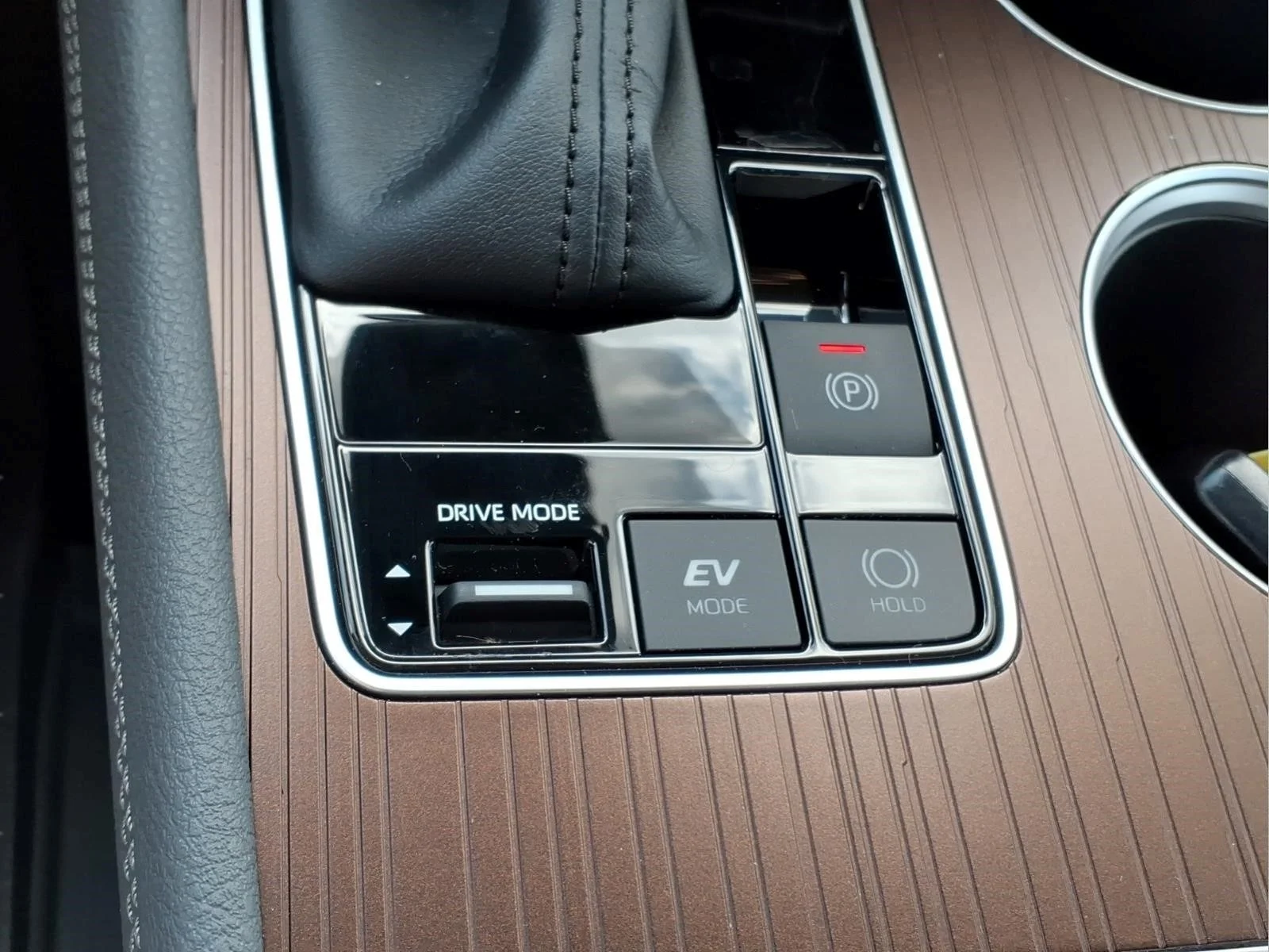 Certified Used 2023 Silver Toyota LE image 18