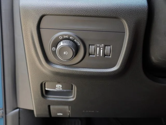 New 2026 Steel Blue Exterior Paint Jeep Limited image 25