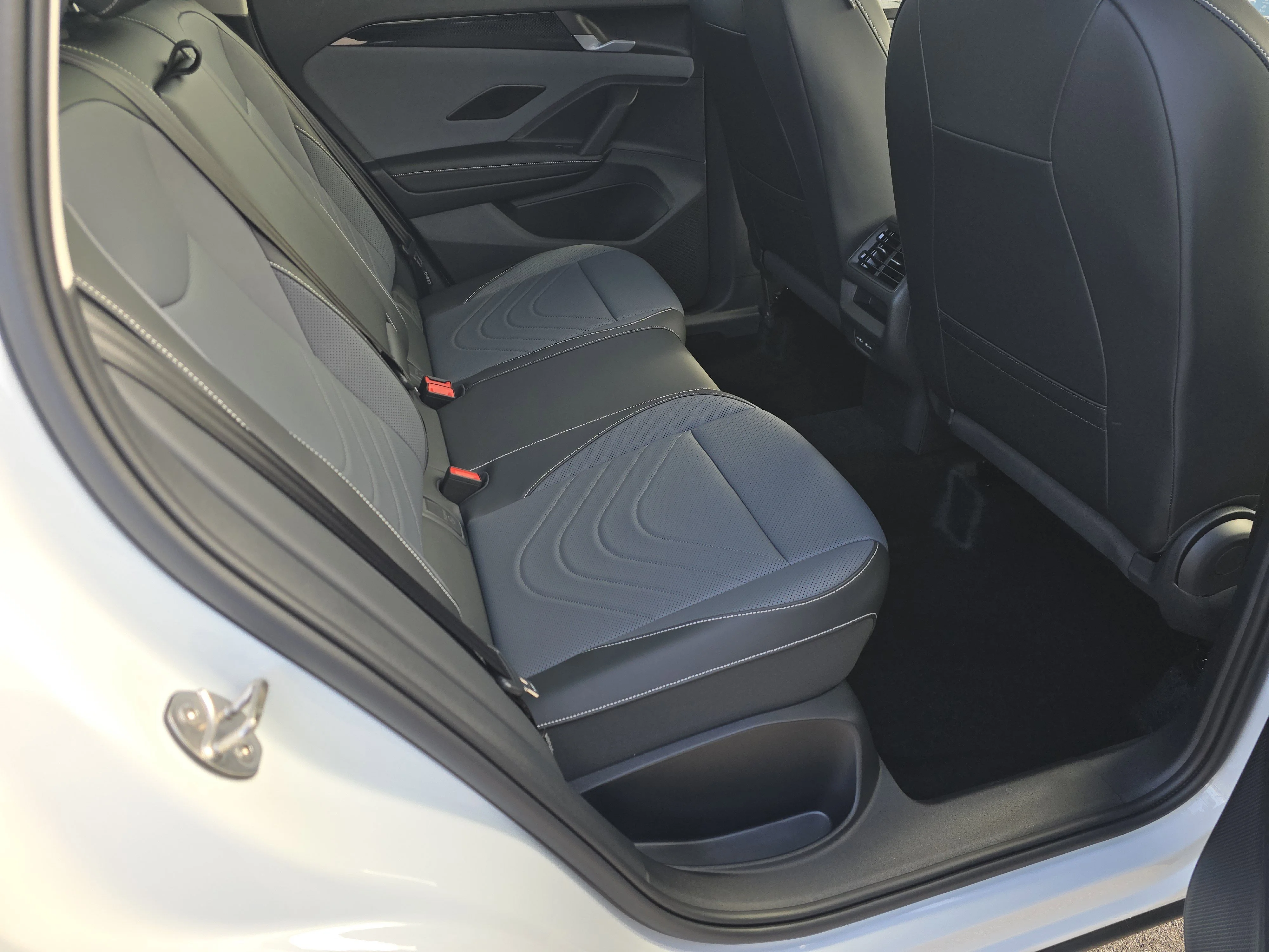 New 2026 Pure White Volkswagen SE image 17