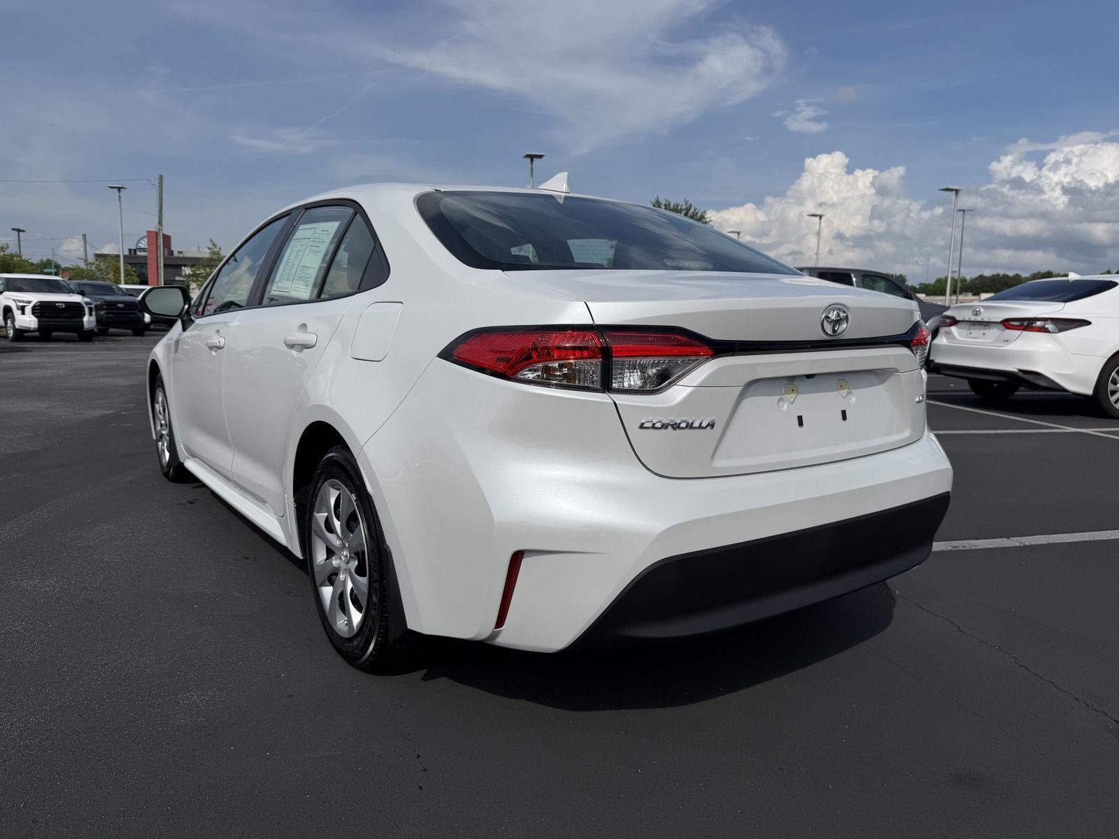 Used 2026 Wind Chill Pearl Toyota LE image 5