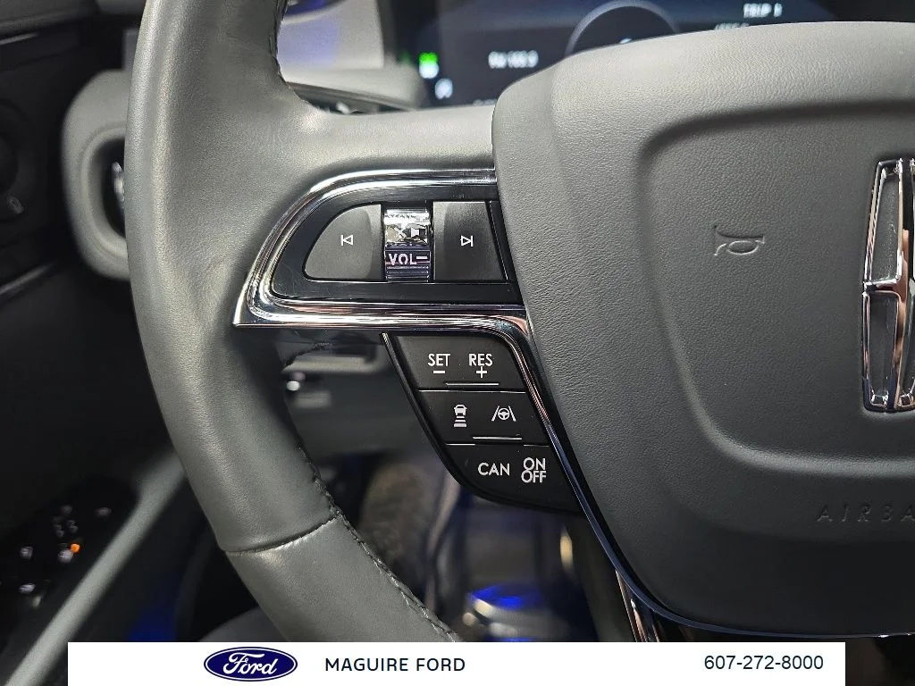 Used 2023 Black Lincoln Reserve image 23