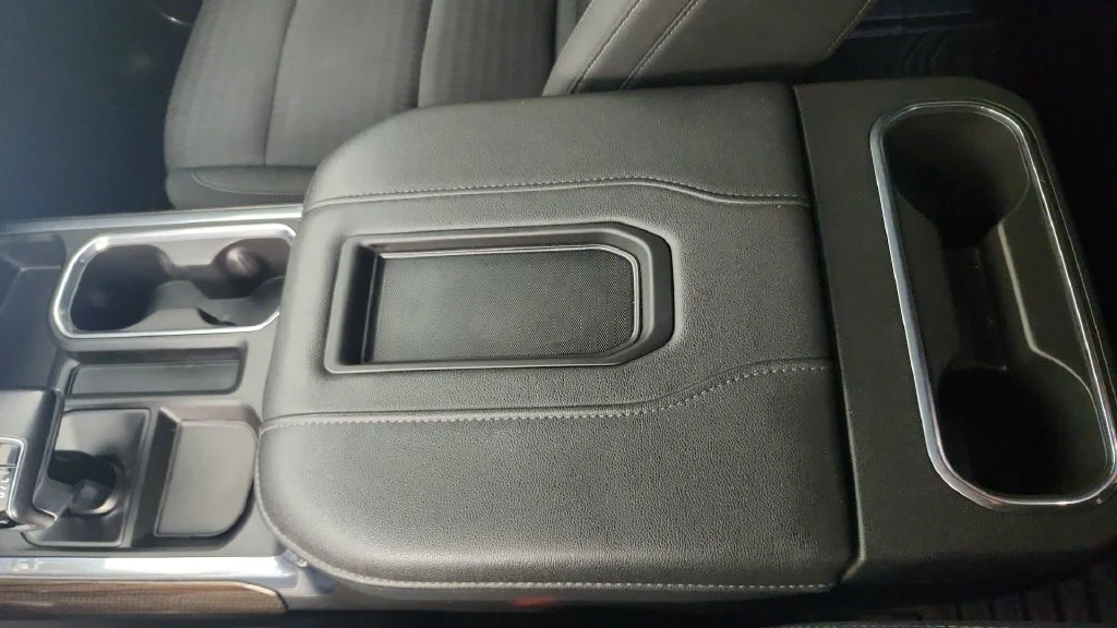 Used 2022 SUMMIT WHITE Chevrolet RST image 18