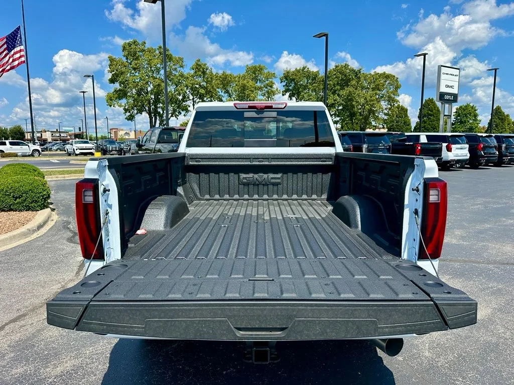 2026 GMC Sierra 2500HD Denali - Photo 6