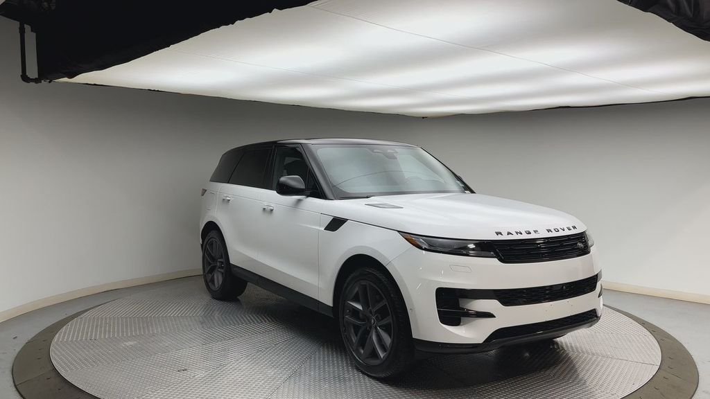 Used 2024 Fuji White Land Rover SE image 8
