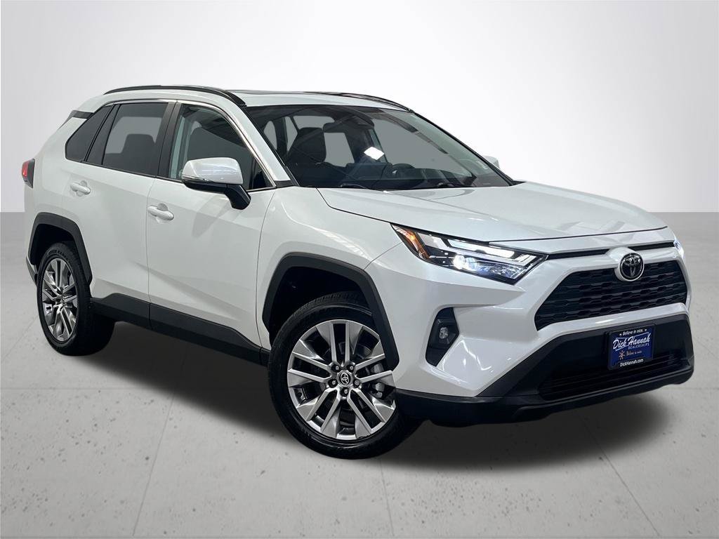 Used 2023 Beige Toyota XLE Premium image 7