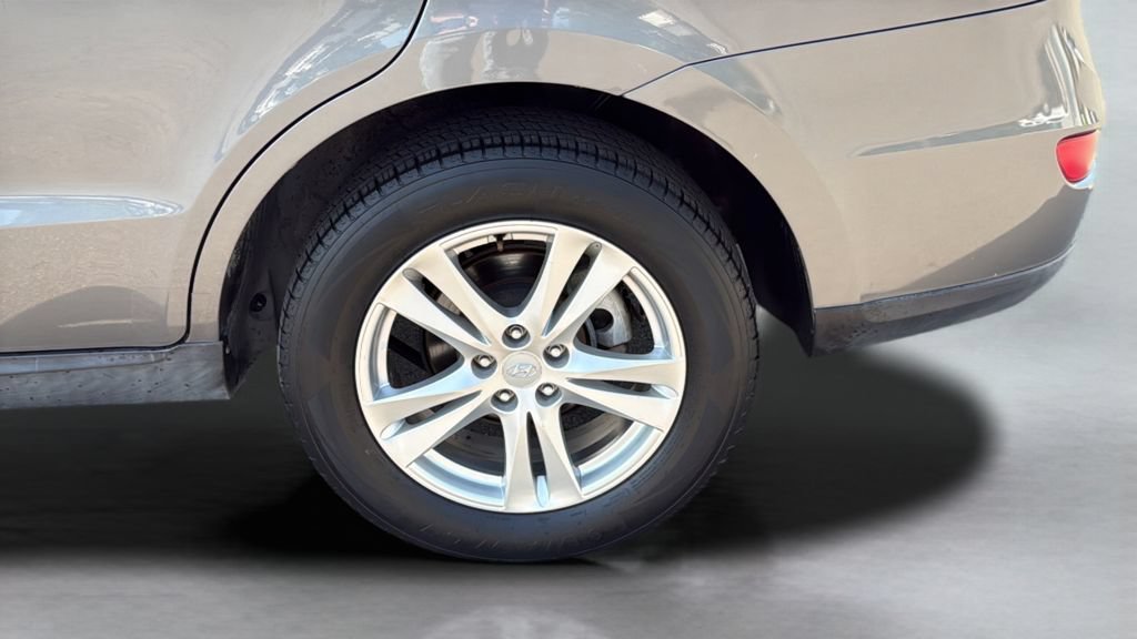 Used 2010 Harbor Gray Metallic Hyundai Limited image 18