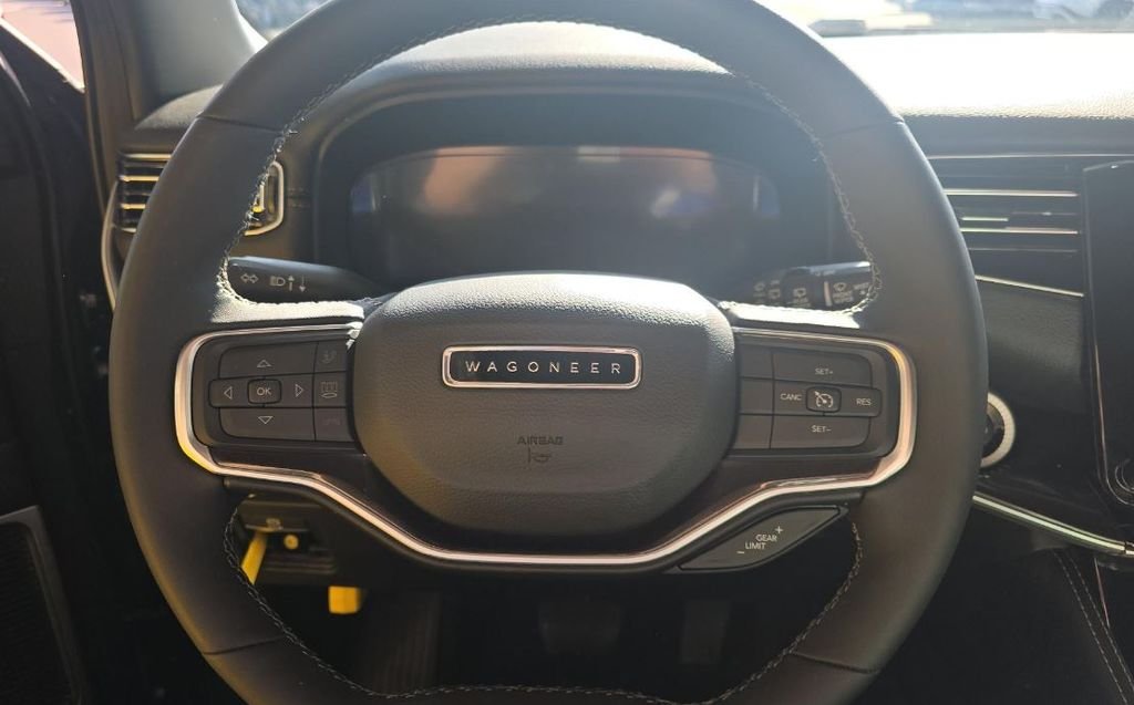 Used 2023 Gray Jeep Base image 9