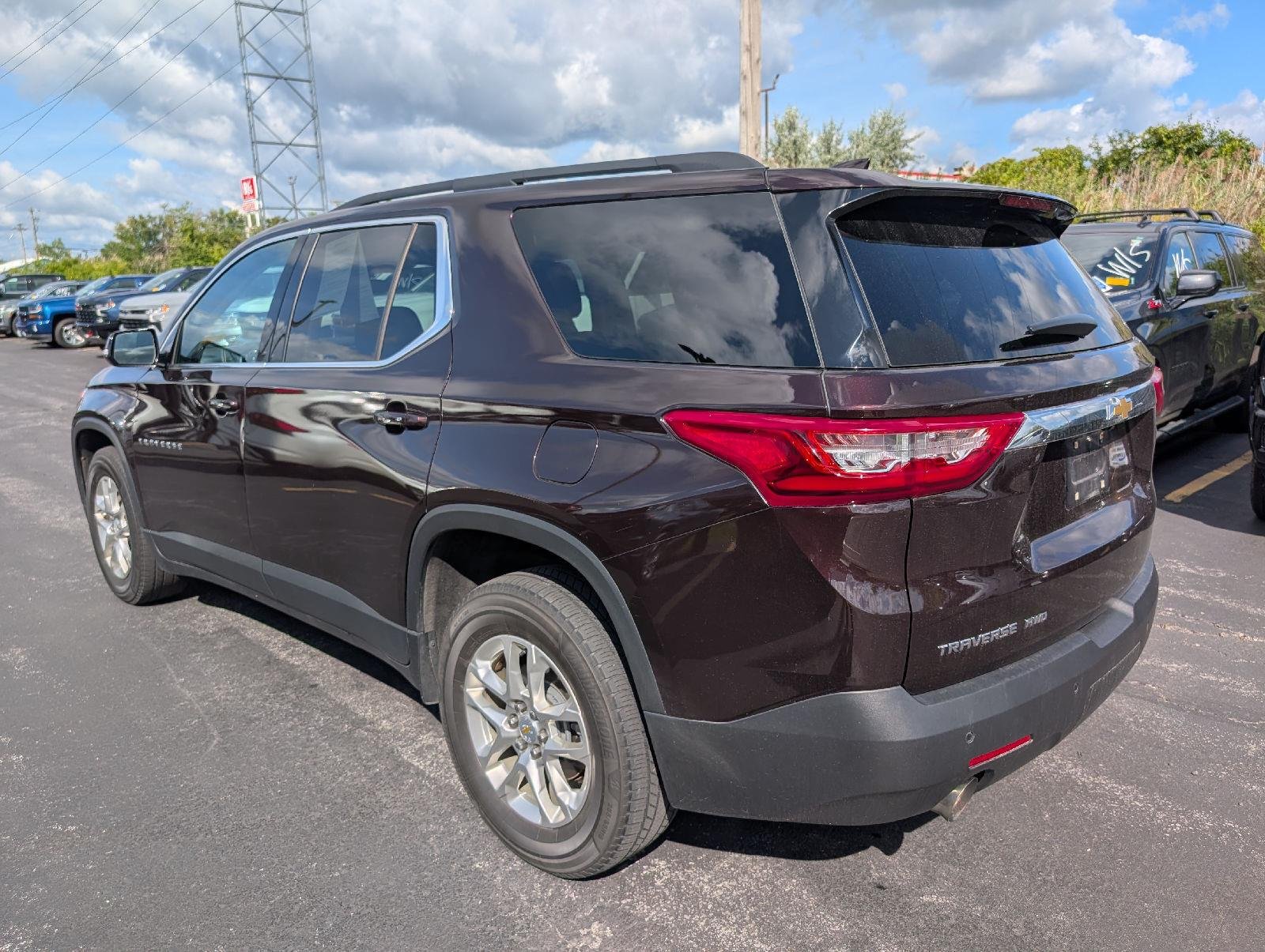 Used 2020 Black Cherry Metallic Chevrolet LT Cloth image 5