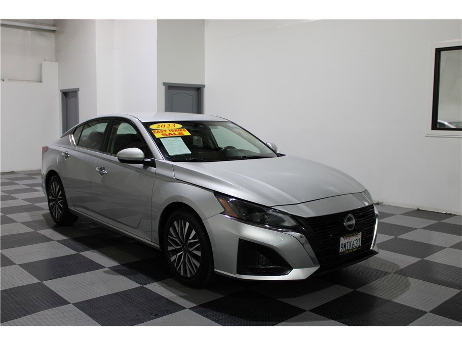 2023 Nissan Altima 2.5 SV photo 2