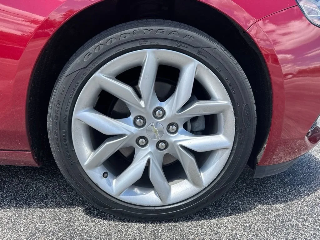 Used 2014 Crystal Red Tintcoat Chevrolet LT image 9