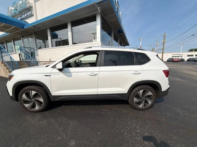 Used 2024 White Volkswagen 1.5T SE image 3
