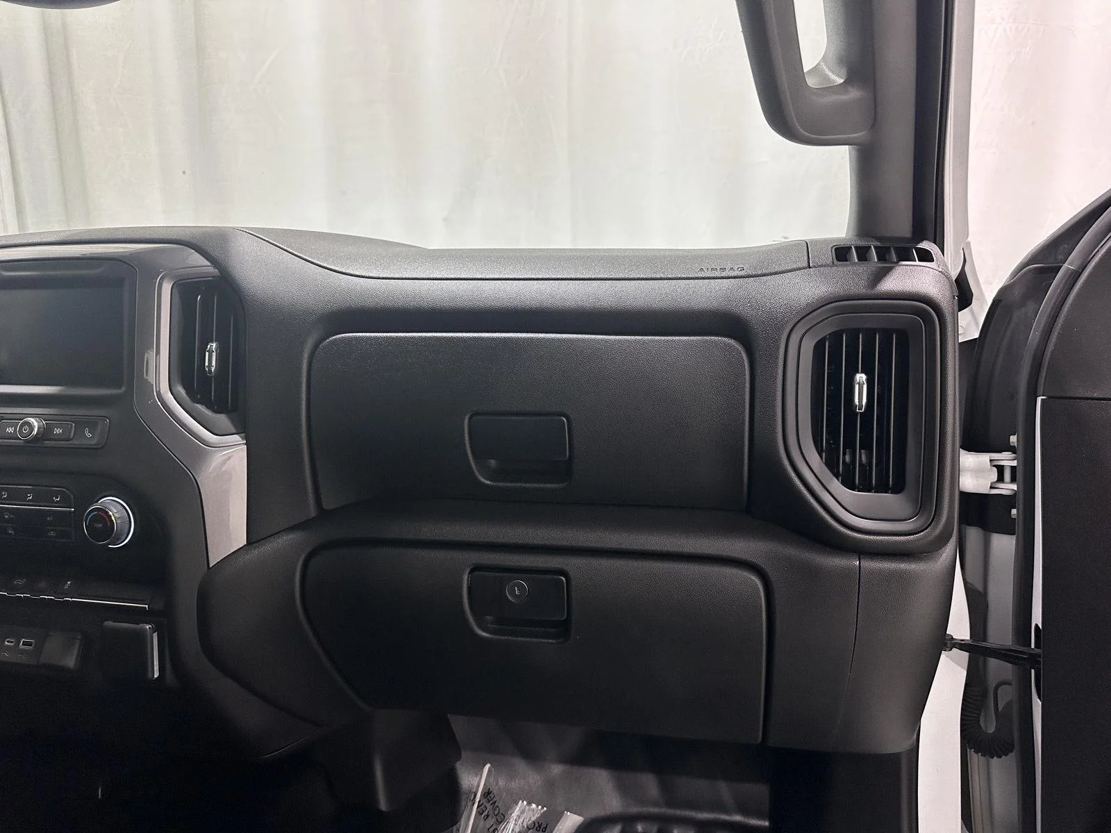 Used 2024 Summit White Chevrolet WT image 20