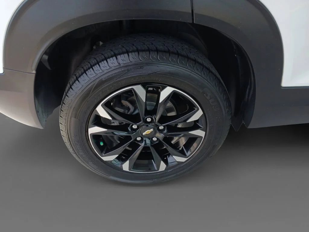 Used 2023 Summit White Chevrolet LT image 10