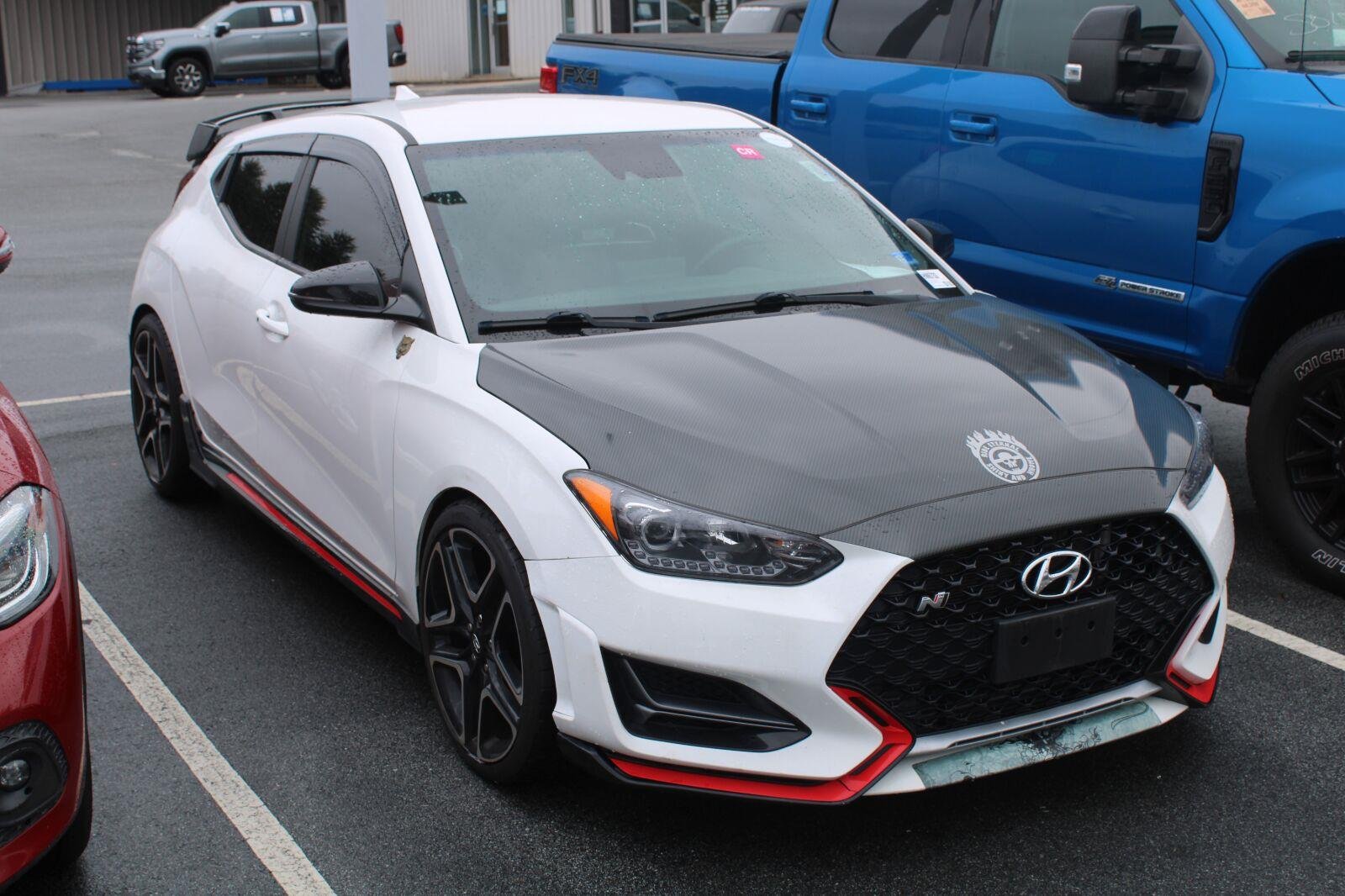 Used 2022 Lunar White Hyundai Base image 3