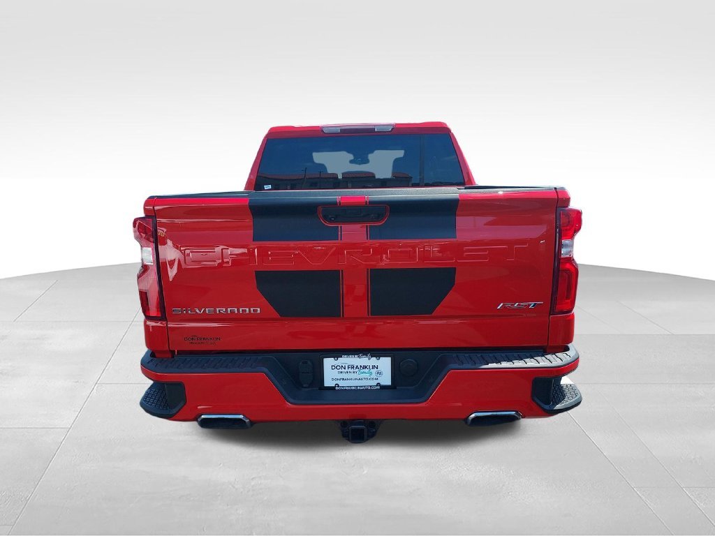 Used 2022 Red Chevrolet RST image 4