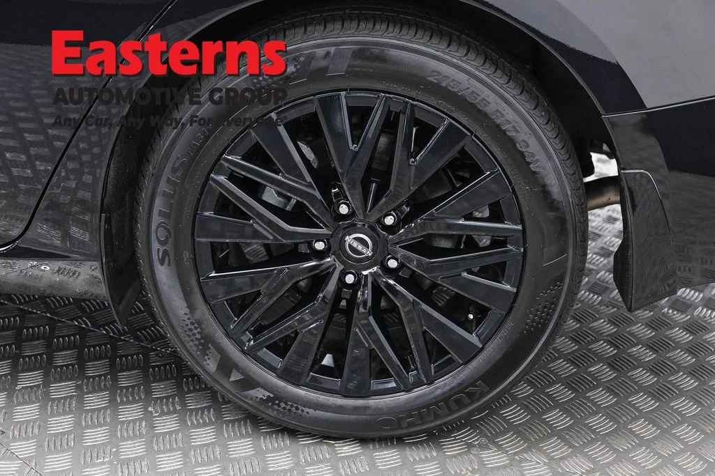Used 2025 Black Nissan 2.5 SV image 33