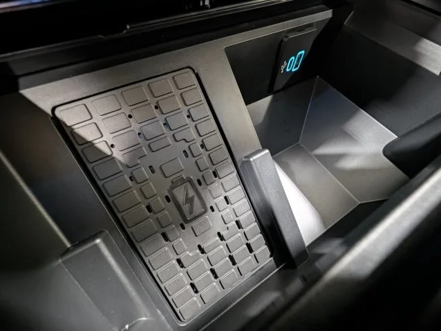 New 2026 Carbonized Gray Metallic Ford F-250® Lariat® image 47