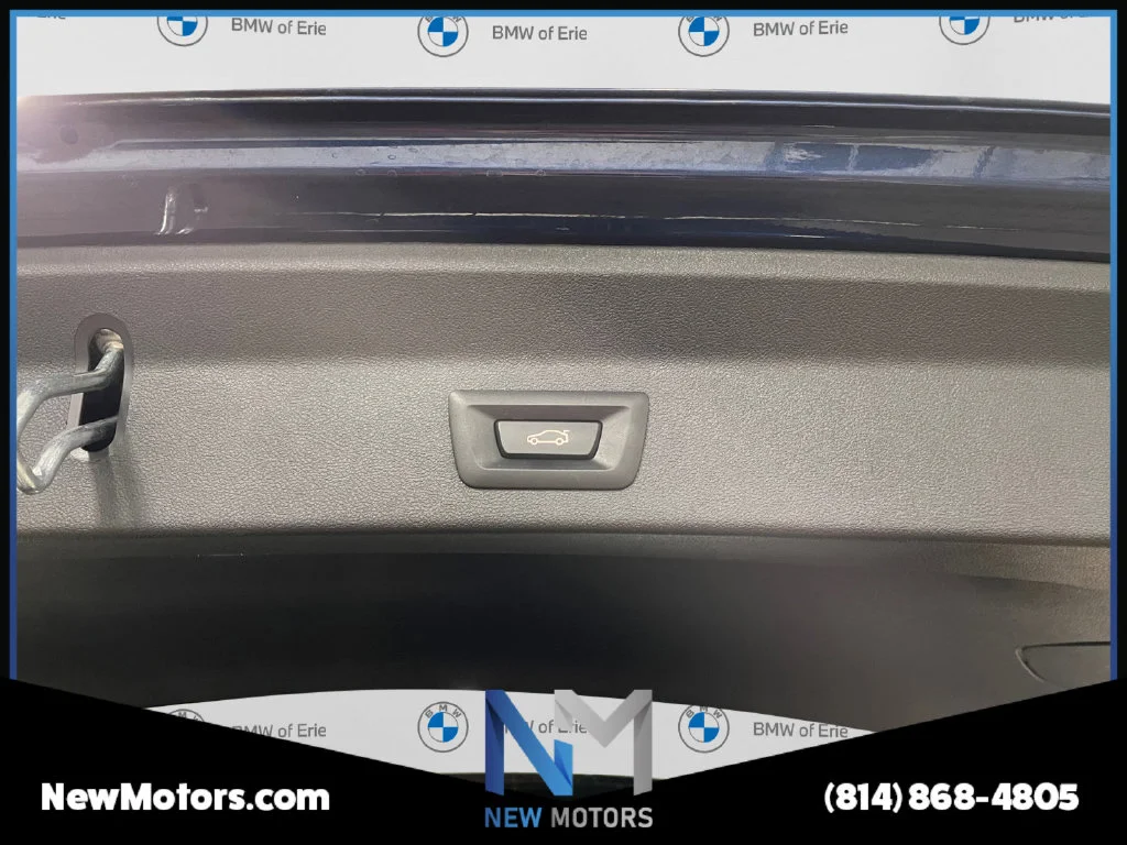Used 2022 Blue Metallic BMW xDrive30i image 17