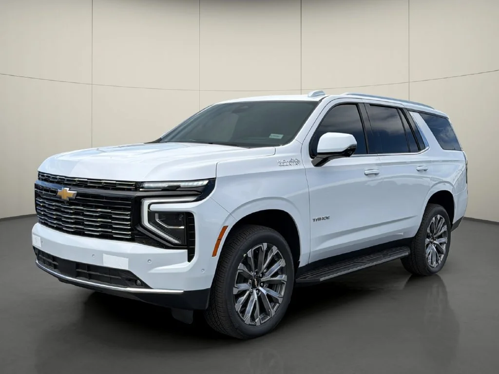 New 2026 Polar White Tricoat Chevrolet High Country image 3