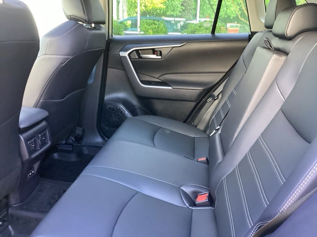 Certified Used 2025 Silver Toyota XLE Premium image 5