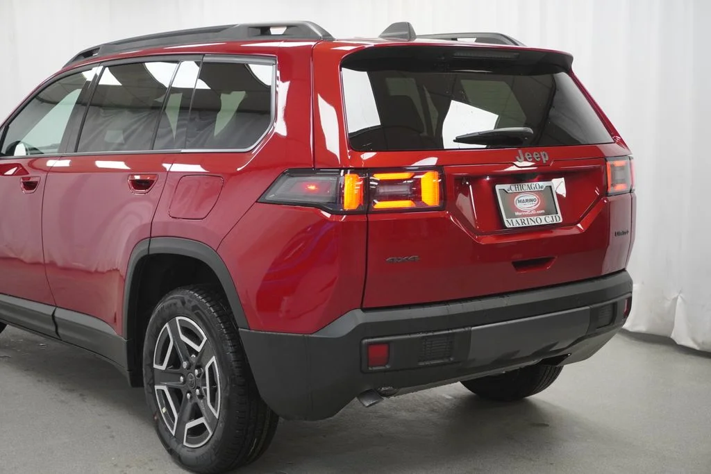 New 2026 Red Hot Pearl-Coat Exterior Paint Jeep Limited image 12