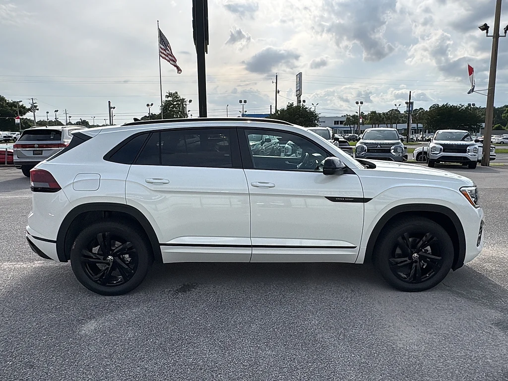 New 2026 Opal White Pearl Volkswagen 2.0T SEL R-Line Black 4MOTION image 4