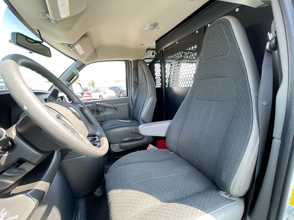 Used 2025 Summit White Chevrolet 2500 image 17