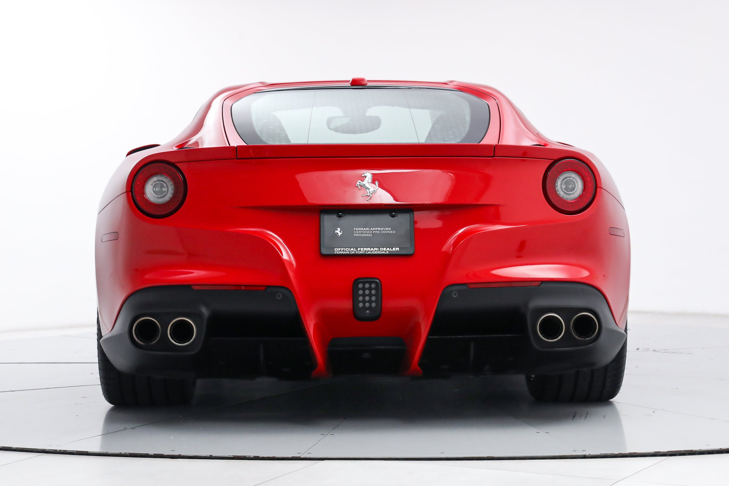 Used 2014 Red Ferrari  image 8