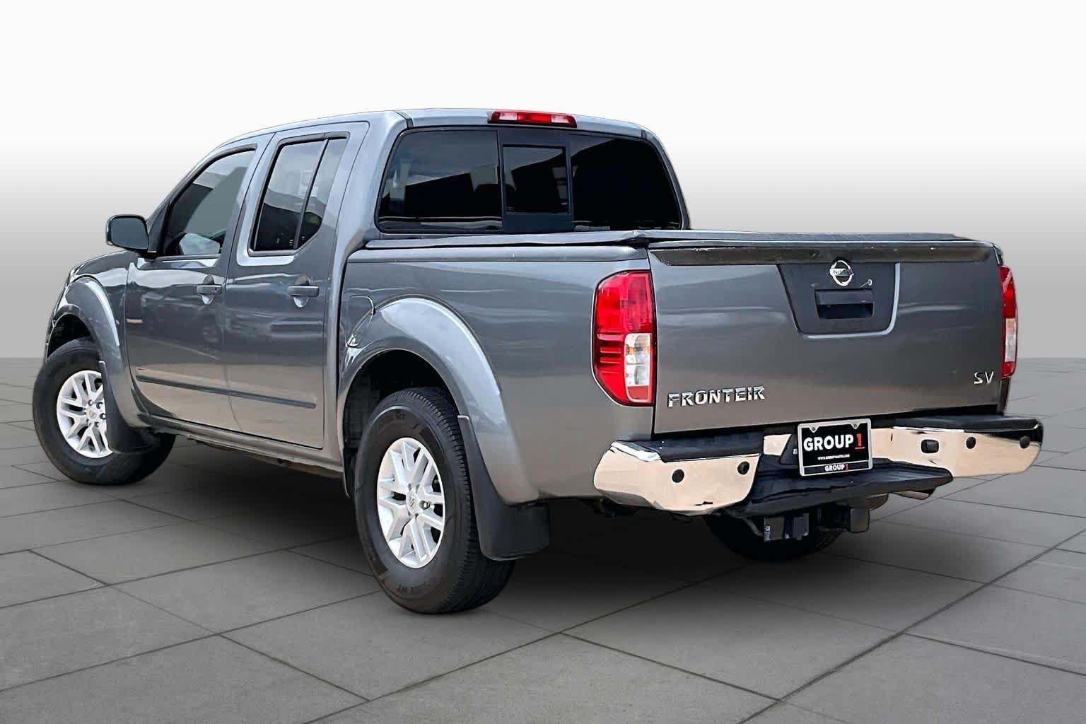Used 2018 Gun Metallic Nissan SV V6 image 11