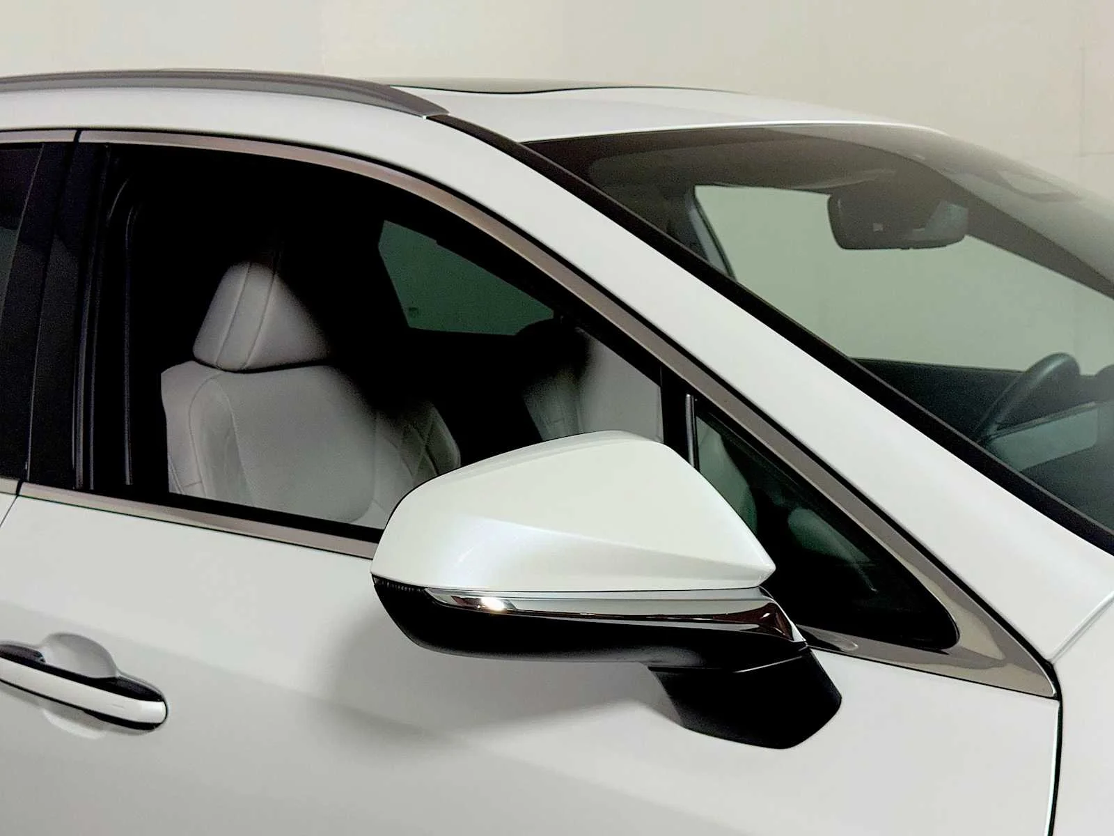 Used 2023 Eminent White Pearl Lexus Premium image 29