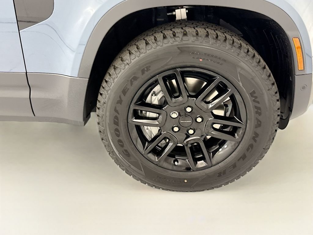 New 2026 Tasman Blue LAND ROVER S image 31