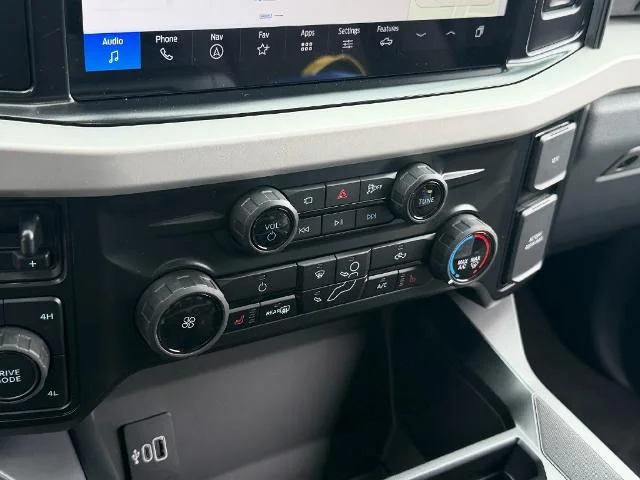 New 2027 Agate Black Metallic Ford F-250® XLT image 36