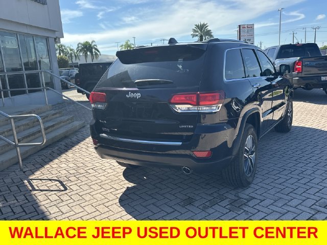 Used 2020  Jeep Limited image 7