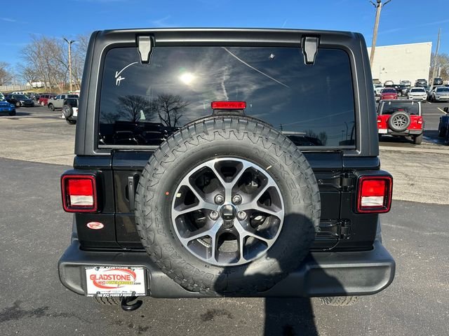 New 2026 Black Clear-Coat Exterior Paint Jeep Sport S image 7
