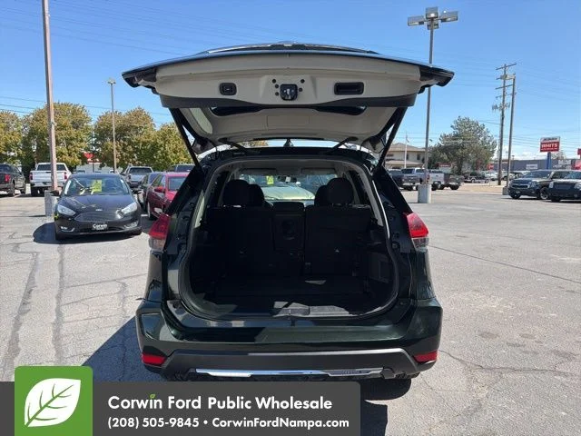 Used 2018 Green Nissan SV image 29