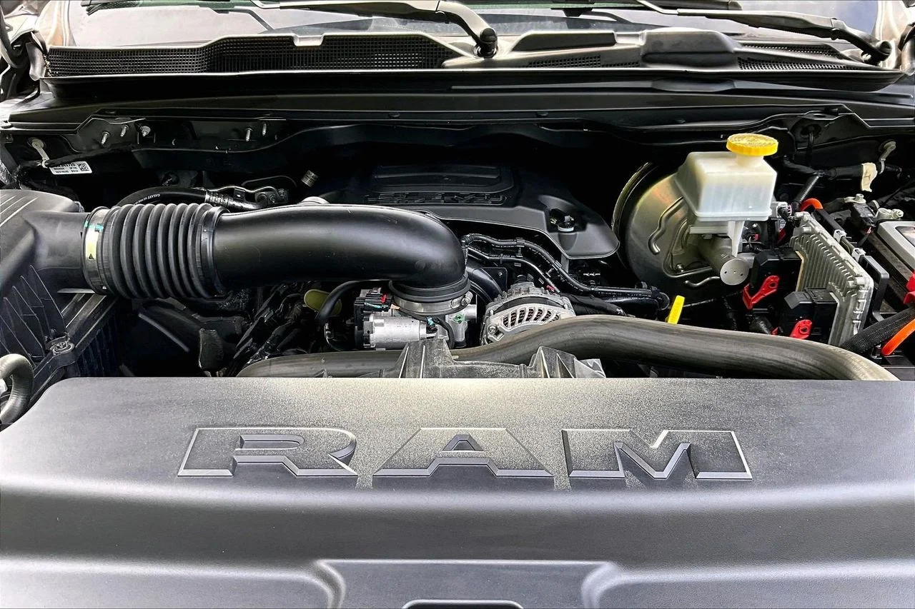 Used 2022 Silver Ram Big Horn/Lone Star image 36