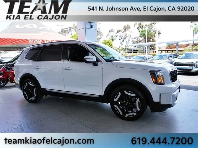 Certified Used 2024 White Kia EX FWD image 9