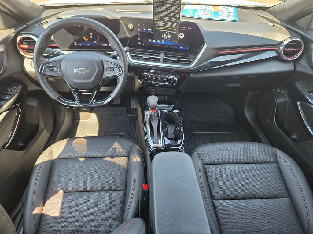 Used 2025 White Chevrolet 2RS image 9