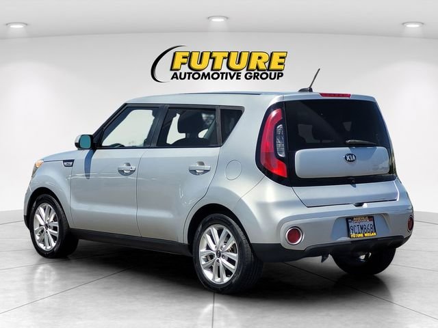 Used 2017 Silver Kia Plus image 7